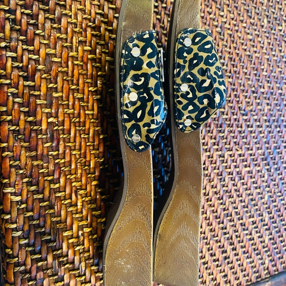 Dr. Scholls Leopard Print Slide/Sandal - Picture 6 of 9
